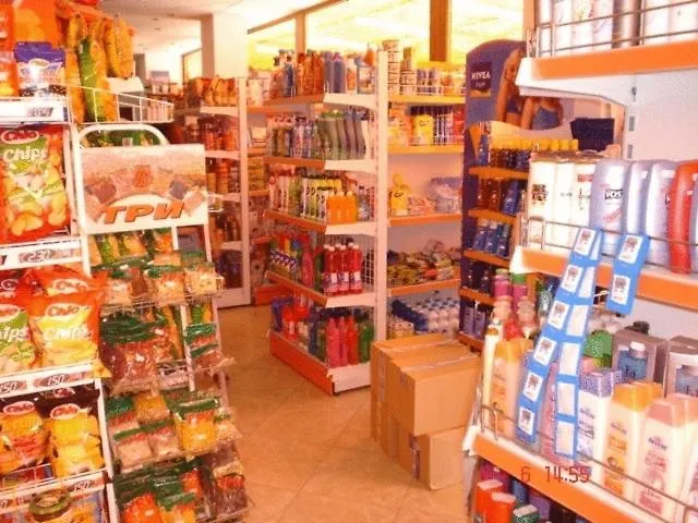 Хотел Family Hit