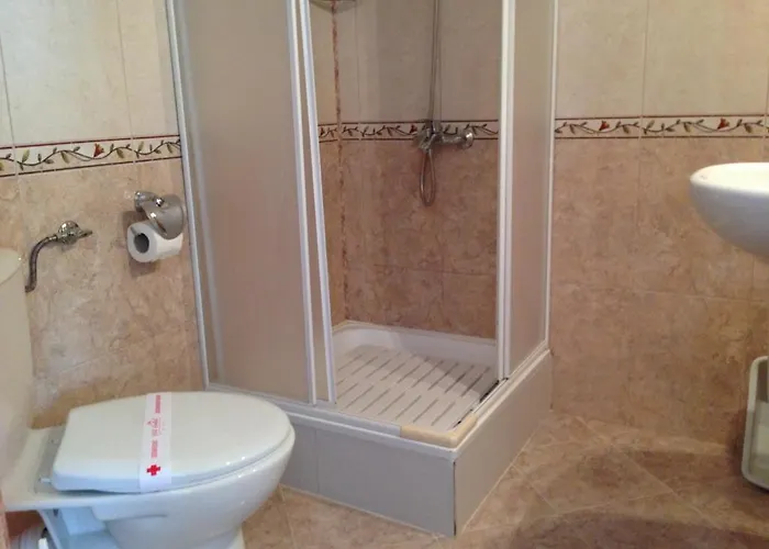 Хотел Family Hit 2*