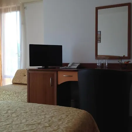 Family Hit Hotel